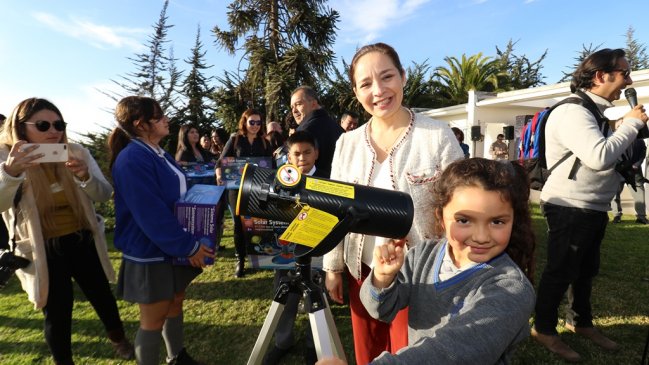 Eclipse: Colegios y escuelas reciben kits astronómicos en la Región de Coquimbo