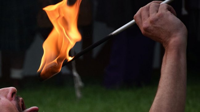 Malabarista atacó con fuego a un colega en Quinta Normal