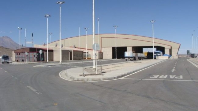 Funcionarios del paso fronterizo Colchane amenazan con paro indefinido por falta de seguridad