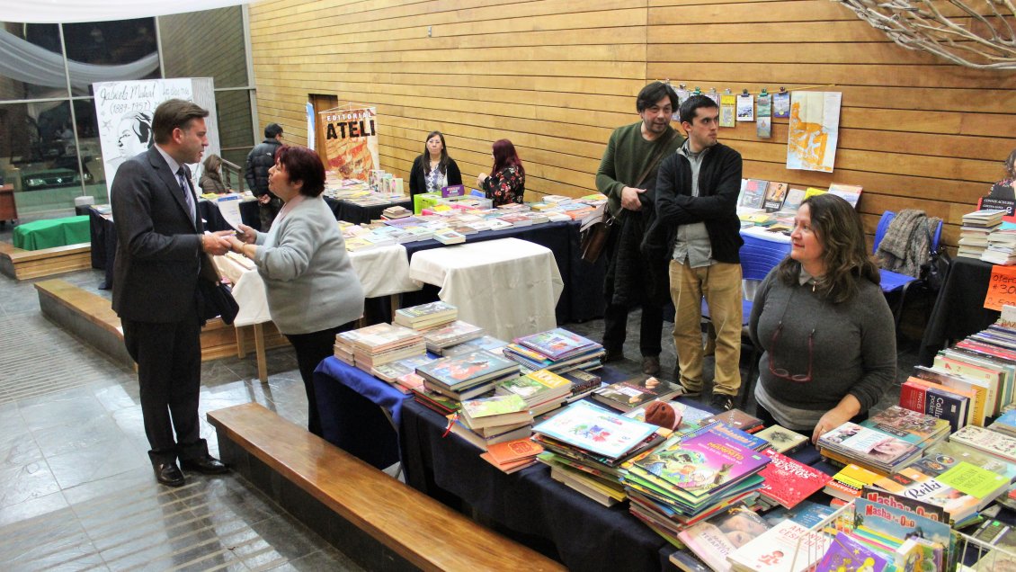 Este viernes se inaugura Feria del Libro Dinko Pavlov en Punta Arenas