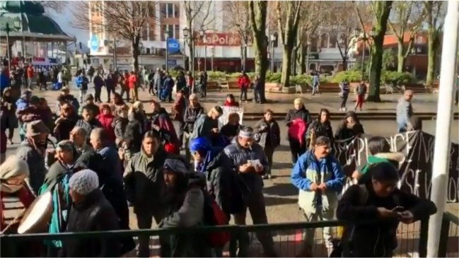 Toma mapuche en Seremi de Los Ríos dejó 35 detenidos
