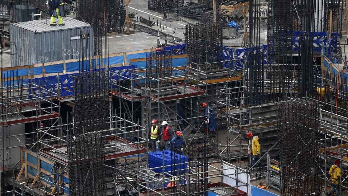 Economista apunta al Gobierno: No hay políticas activas para enfrentar los vientos en contra