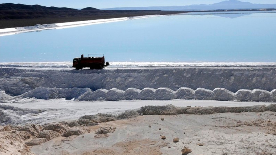 Bolivia invierte 100 millones de dólares para proyectos en industria del litio