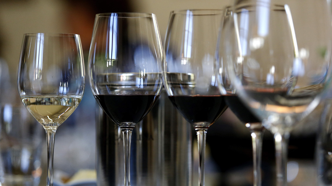 No más vino en el Senado: Almuerzos parlamentarios tendrán 