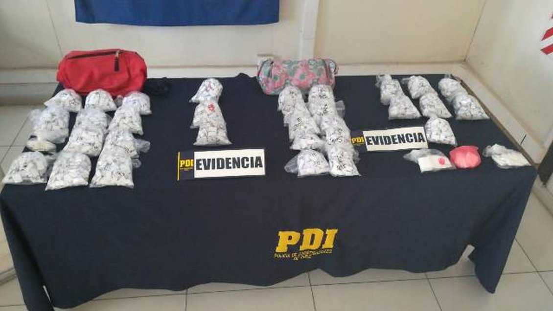 Seis personas fueron sorprendidas con más de 3.600 dosis de cocaína base en Calama