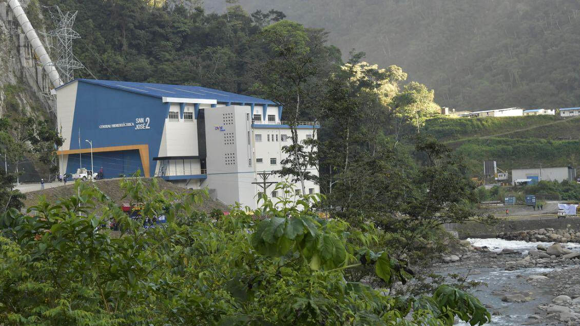 Bolivia inaugura una hidroeléctrica y se encamina al objetivo de exportar energía