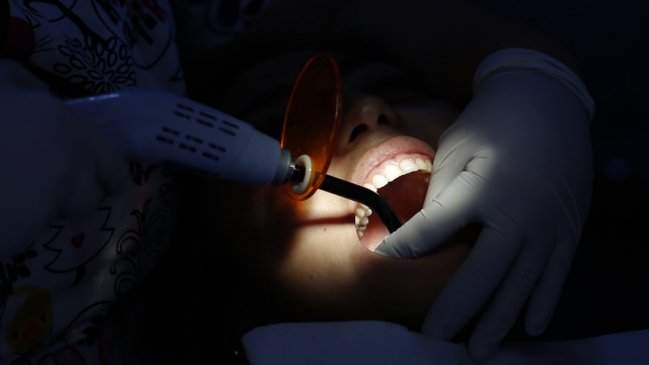 Acusan que clínica dental en Iquique extrajo un diente equivocado a un niño de 12 años