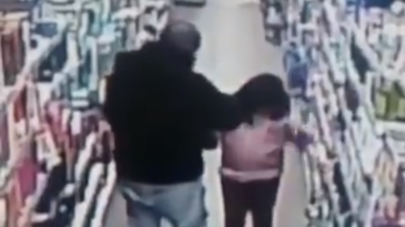 Denuncian que papá le 