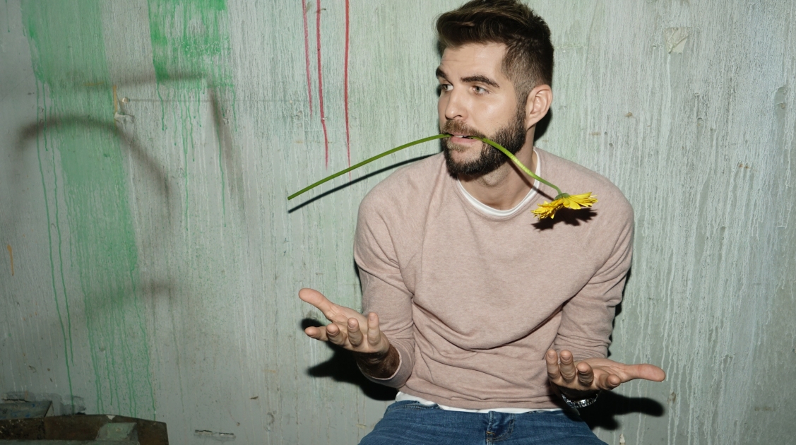 Juampi González llega por primera vez a Chile con su stan up 