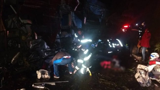 Al menos 10 muertos y 51 heridos en accidente de un bus en Brasil