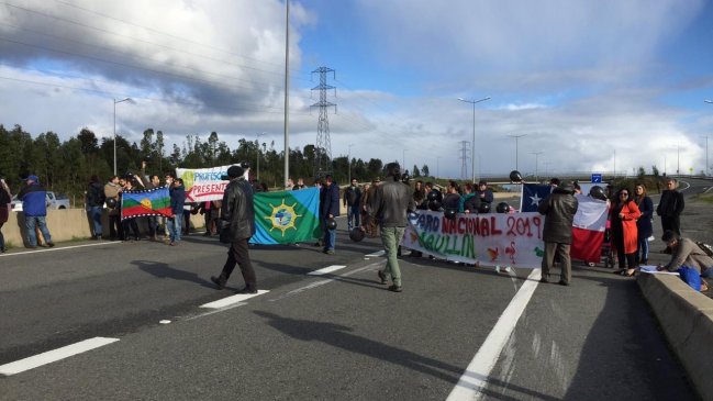 Crisis de la basura: Vecinos de Maullín bloquearon la Ruta 5 en ambos sentidos