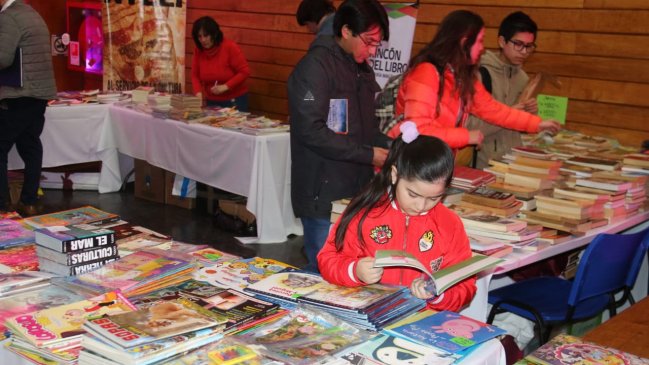 Punta Arenas: 1.700 personas visitaron la Feria del Libro Dinko Pavlov