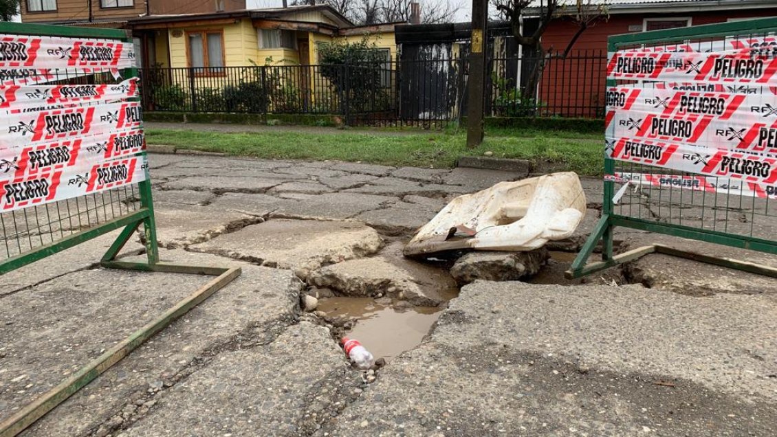 Desde el miércoles cerrarán deteriorada calle de Valdivia: Proyectan reparación para agosto