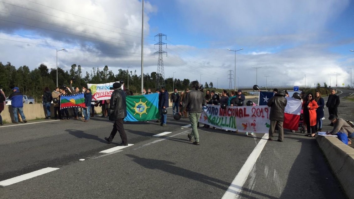 Crisis de la basura: Vecinos de Maullín bloquearon la Ruta 5 en ambos sentidos