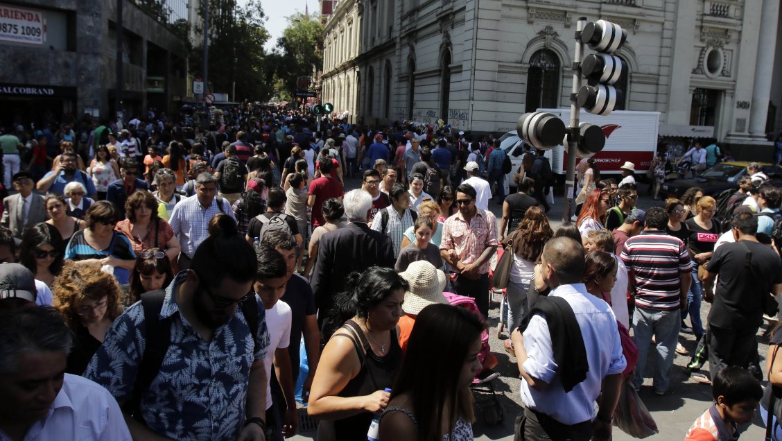 Más etnias y mayor diversidad: Cómo ha cambiado la sociedad chilena en 15 años