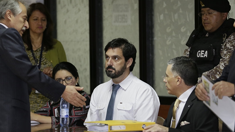 Hacker que exigió la mitad de Facebook se salvó de la extradición