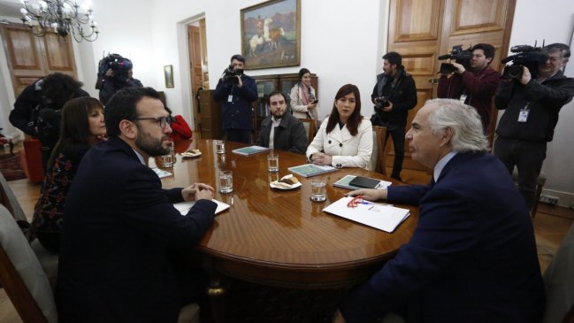 RD pidió a Chadwick reformar el TC e instaurar una Asamblea Constituyente