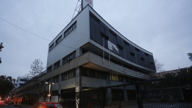 Alessandri acusó destrozos por toma en el Instituto Nacional