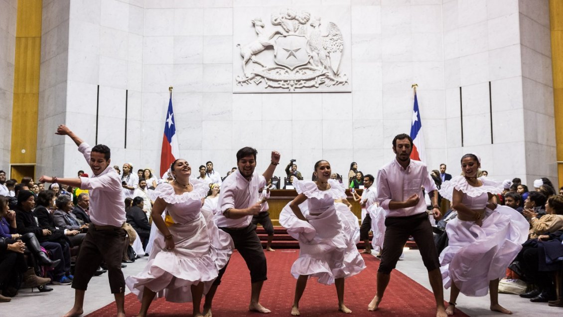 Pueblo afrodescendiente llenó de música y color el Congreso tras ser reconocidos como pueblo tribal