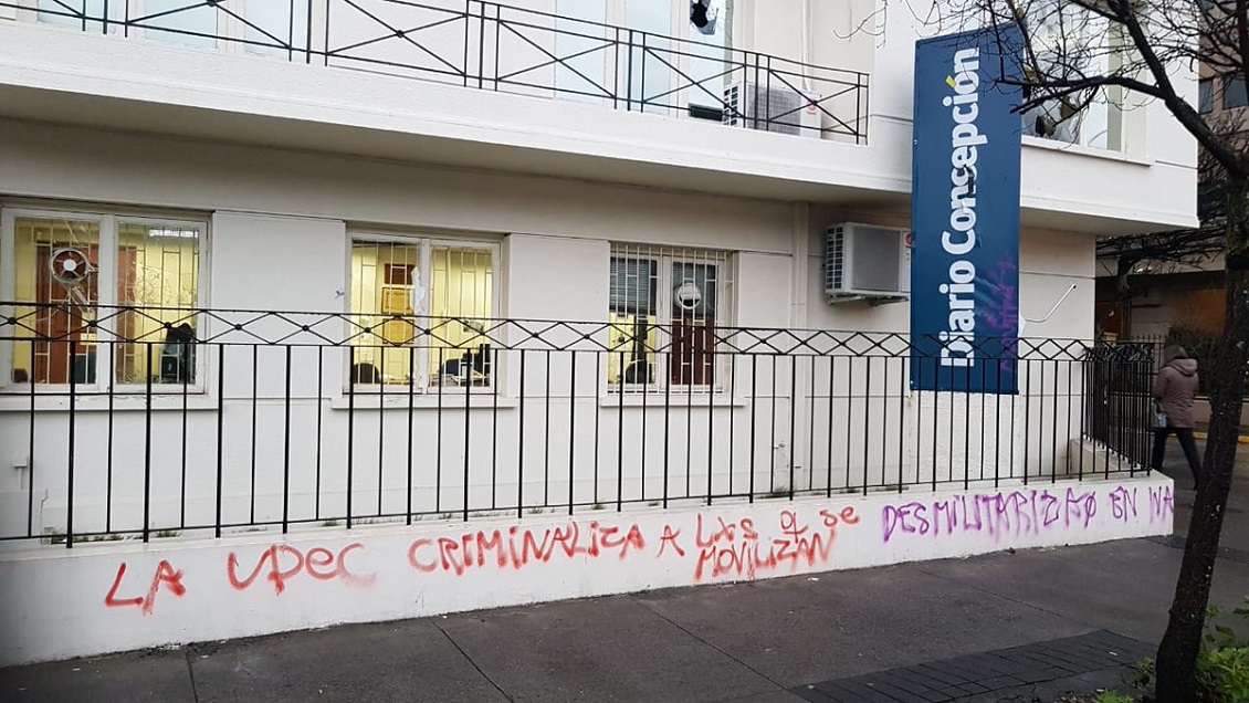 Gobierno condenó ataque de turba desaforada al Diario Concepción