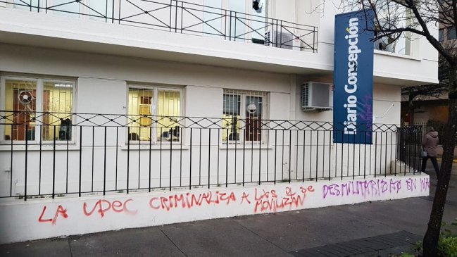 Gobierno condenó ataque de turba desaforada al Diario Concepción