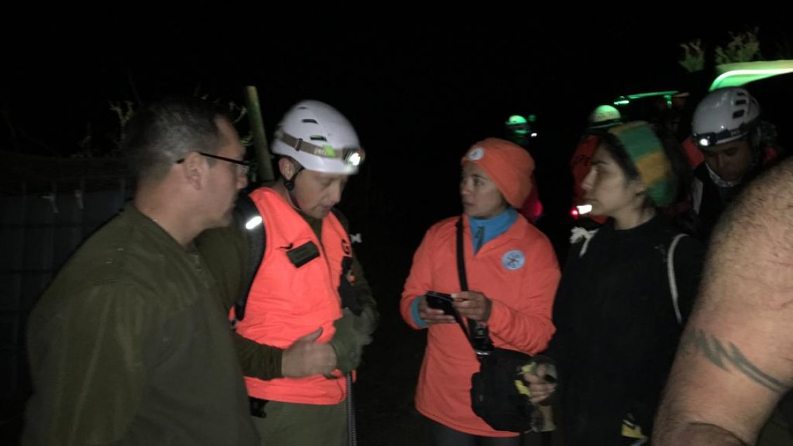 Rescatan a tres senderistas extraviados en cerro de La Serena