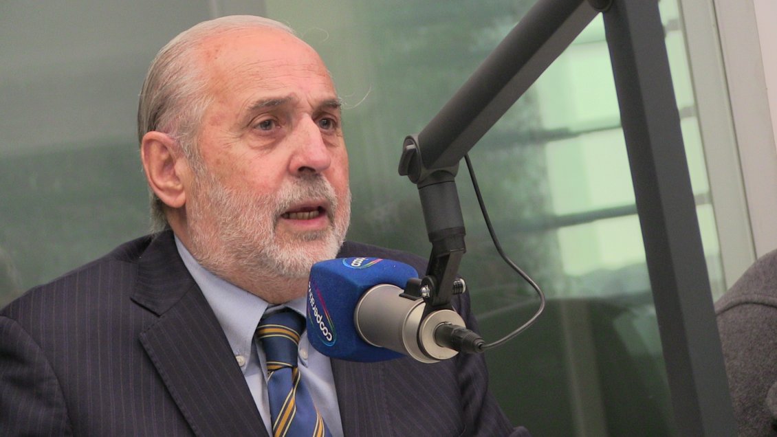 Abbott: Disputa mediática entre Arias y Moya da la impresión de una institución en conflicto