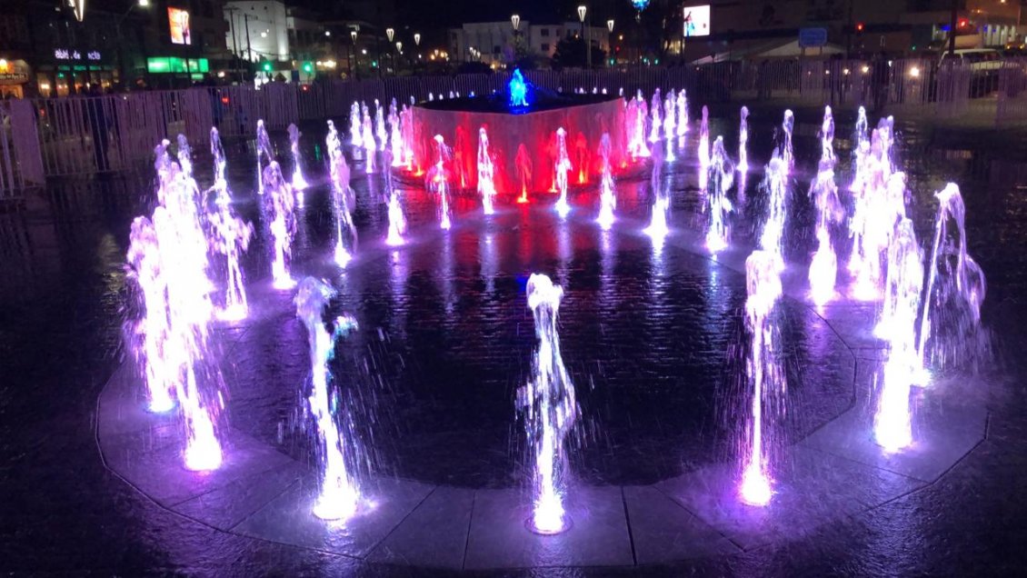 Tribunal autorizó inauguración de la controvertida pileta de aguas danzantes