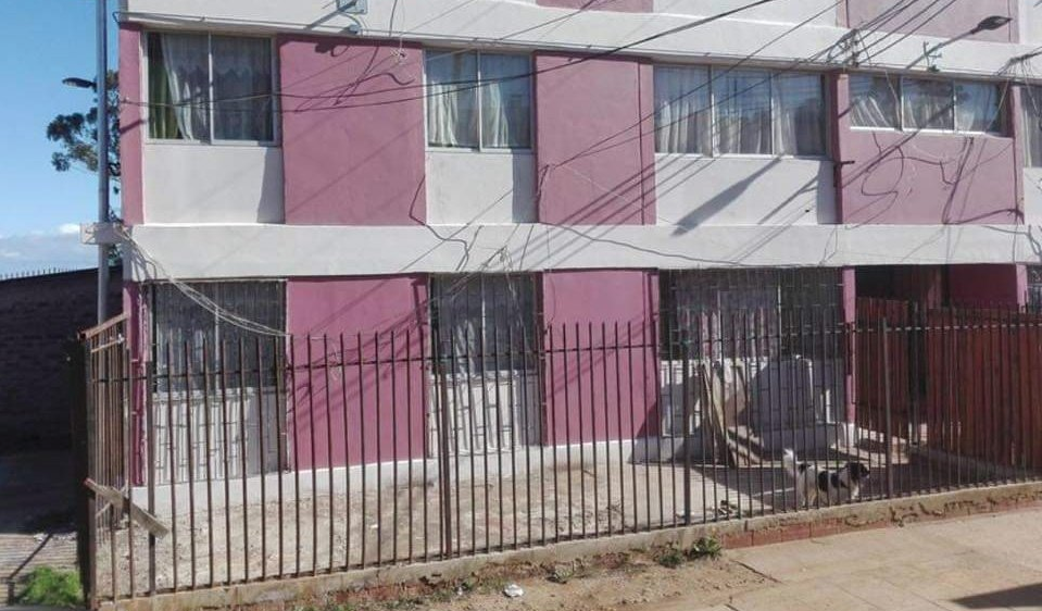 Bebé está grave tras caer desde el segundo piso de un edificio