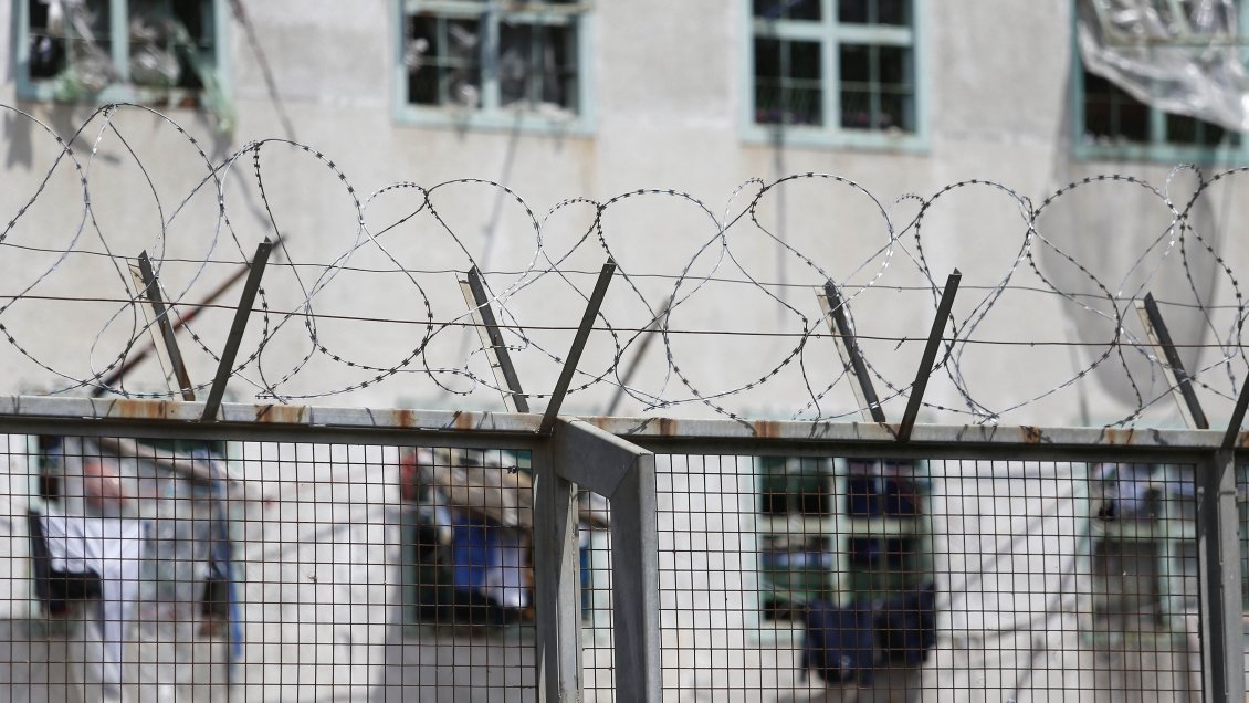 Riña en cárcel de Puerto Montt dejó un reo muerto y dos heridos