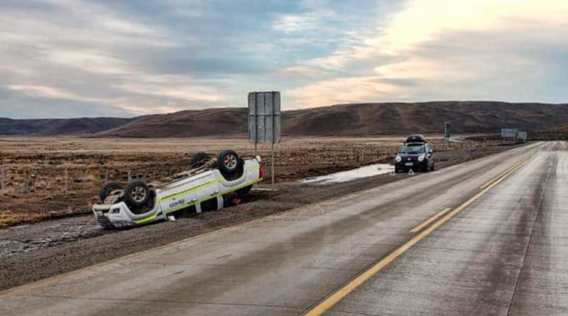 Dos volcamientos se produjeron en la ruta que une Punta Arenas con Ushuaia