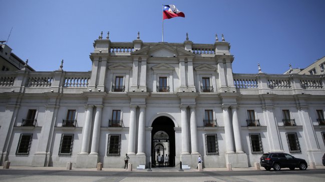 Comunes propone ampliación del periodo presidencial y remoción por referéndum revocatorio