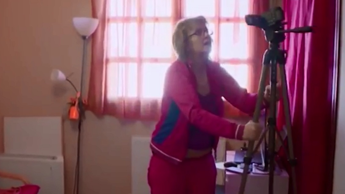 Abuela inició carrera como webcammer erótica por necesidad