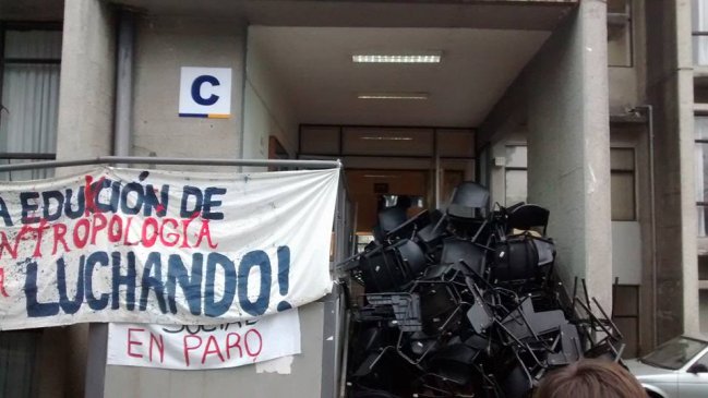 Alumnos se tomaron la Universidad Católica de Temuco