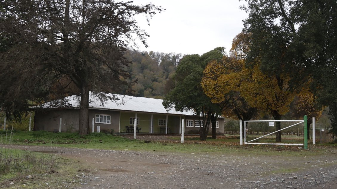 Denuncian que hijos de víctimas de Paul Schäfer serán parte de nueva serie sobre ex Colonia Dignidad