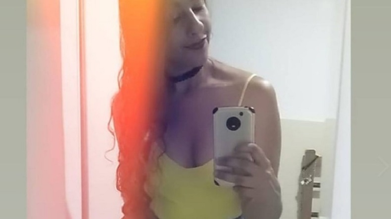 Una joven denunció que vendedor le tomó fotos cuando estaba en el probador de tienda de ropa