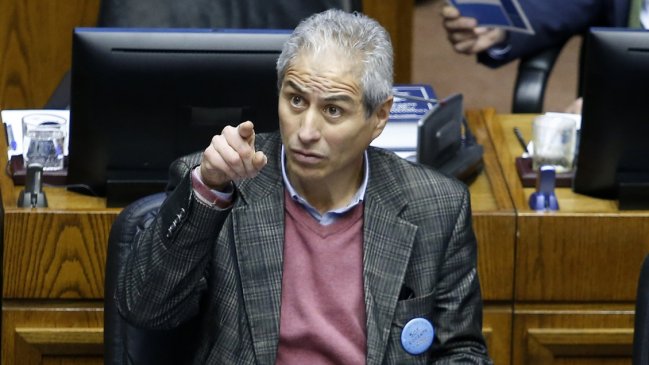 Colegio de Profesores insiste en que Cubillos lidere las negociaciones