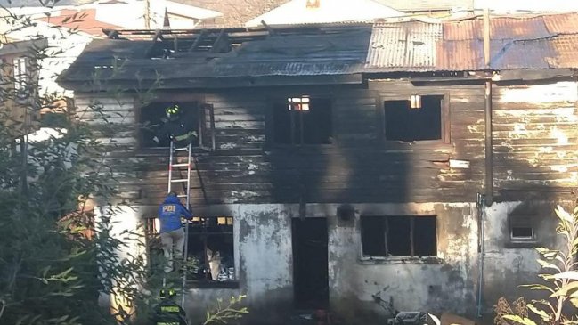 Investigan intencionalidad en incendio que dejó un fallecido y tres heridos en Temuco