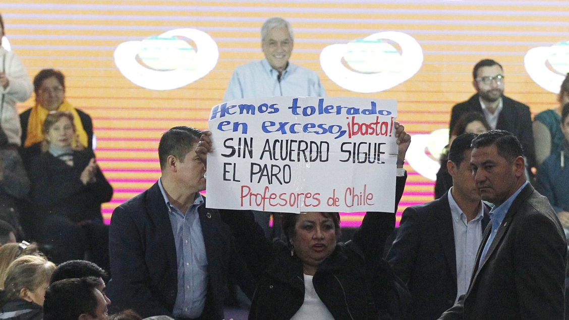 Piñera ante funa docente: 