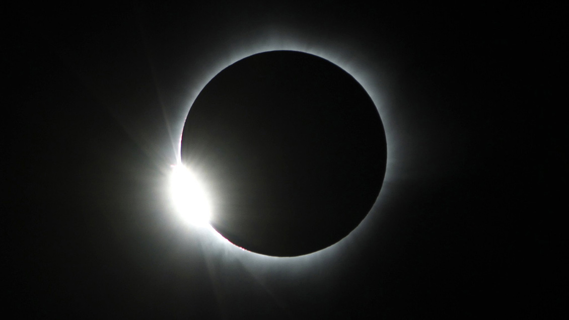 Las recomendaciones de la ACHS para observar el eclipse solar con seguridad