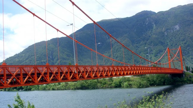 Aysén: Operativo busca dar con el paradero de joven que cayó al agua en Puente Presidente Ibáñez