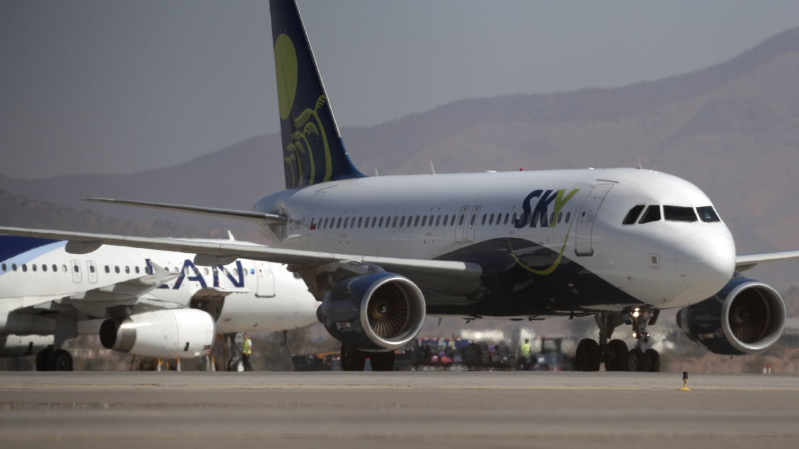 Vuelo de Sky a Buenos Aires retornó a Santiago por falla en motor