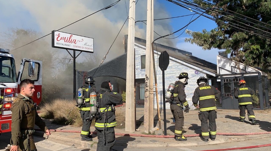 Incendio afecta a restaurante de Reñaca