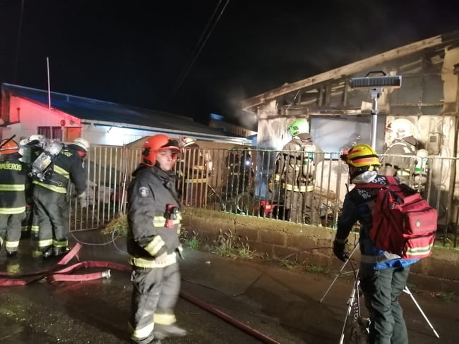 Incendio destruyó vivienda en la Villa Alfredo Lorca de Punta Arenas