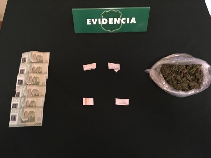 Detienen a hombre que comercializaba droga en las puertas de liceo de Chillán Viejo