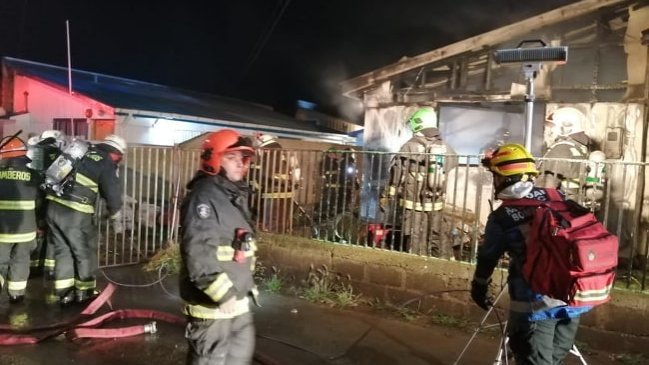 Incendio destruyó vivienda en la Villa Alfredo Lorca de Punta Arenas
