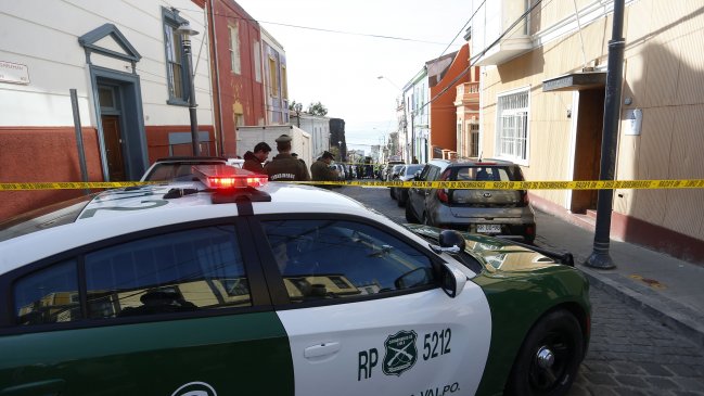 Aumentan dotación de Carabineros tras muerte de turista canadiense en Cerro Alegre