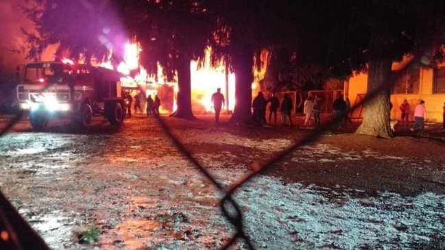 Un incendio consume una escuela en sector rural de Ercilla