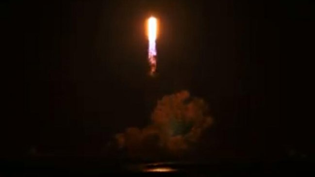 SpaceX lanzó al espacio 24 satélites y las cenizas de 152 personas