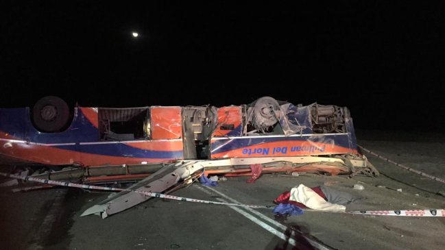 Identifican a las seis víctimas fatales de accidente carretero en Tarapacá